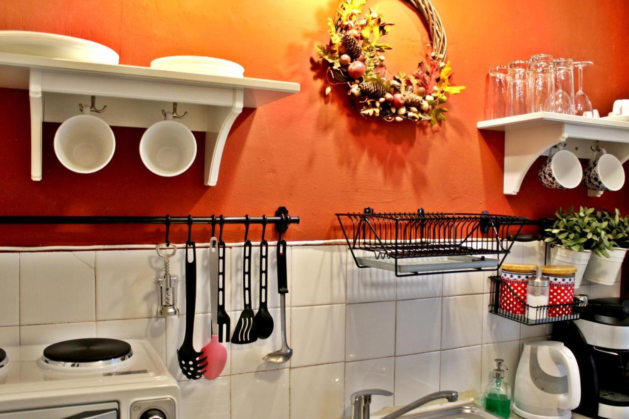 By The Acropolis, In The Heart Of Plaka! Apartamento Atenas Exterior foto