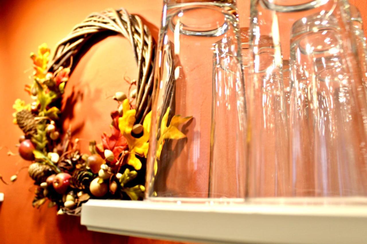 By The Acropolis, In The Heart Of Plaka! Apartamento Atenas Exterior foto